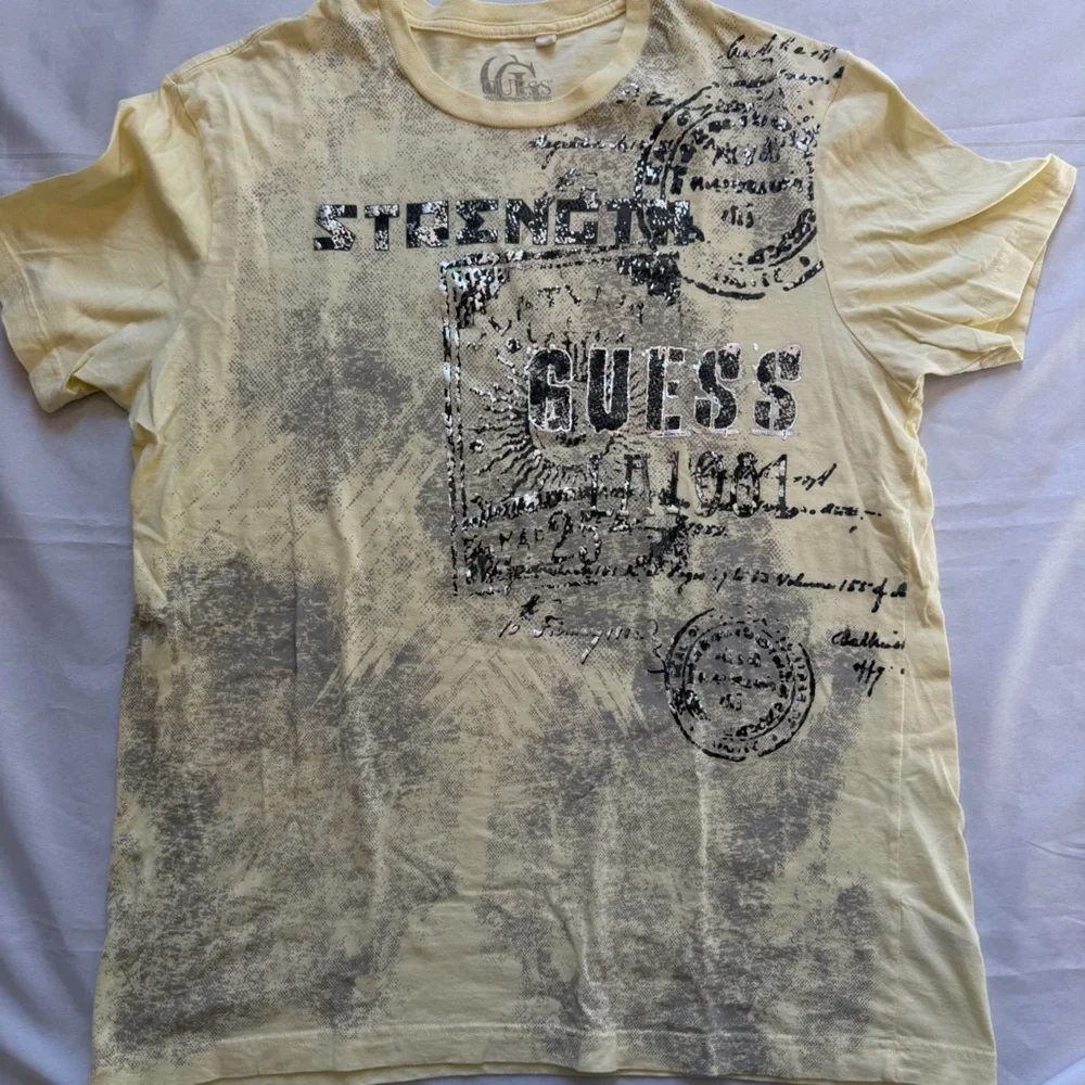 Y2K Guess Marciano Distressed Graphic Tee XL Streetwear Shirt - Picture 2 of 6